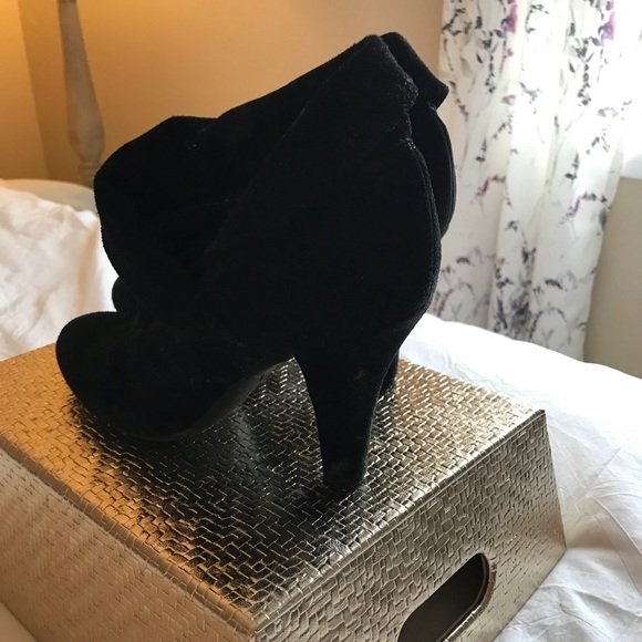 Black suede booties - Picture 3 of 4